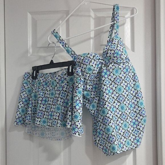 ❤️NWOT❤️Motherhood Blue and White Floral Tankini Top - Picture 2 of 12